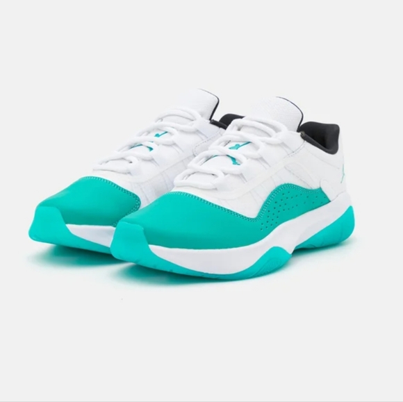 Jordans - Picture 4 of 17